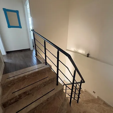 Tülüşah With Own Garden&fruit Trees, 950m To Beach, 2 Bedrooms Kuşadası
