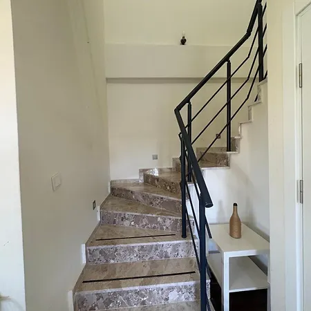 Tueluesah With Own Garden And Fruit Trees, 950m To Beach, 2 Bedrooms Villa Kuşadası