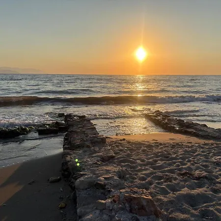 ヴィラ Tueluesah With Own Garden And Fruit Trees, 950m To Beach, 2 Bedrooms